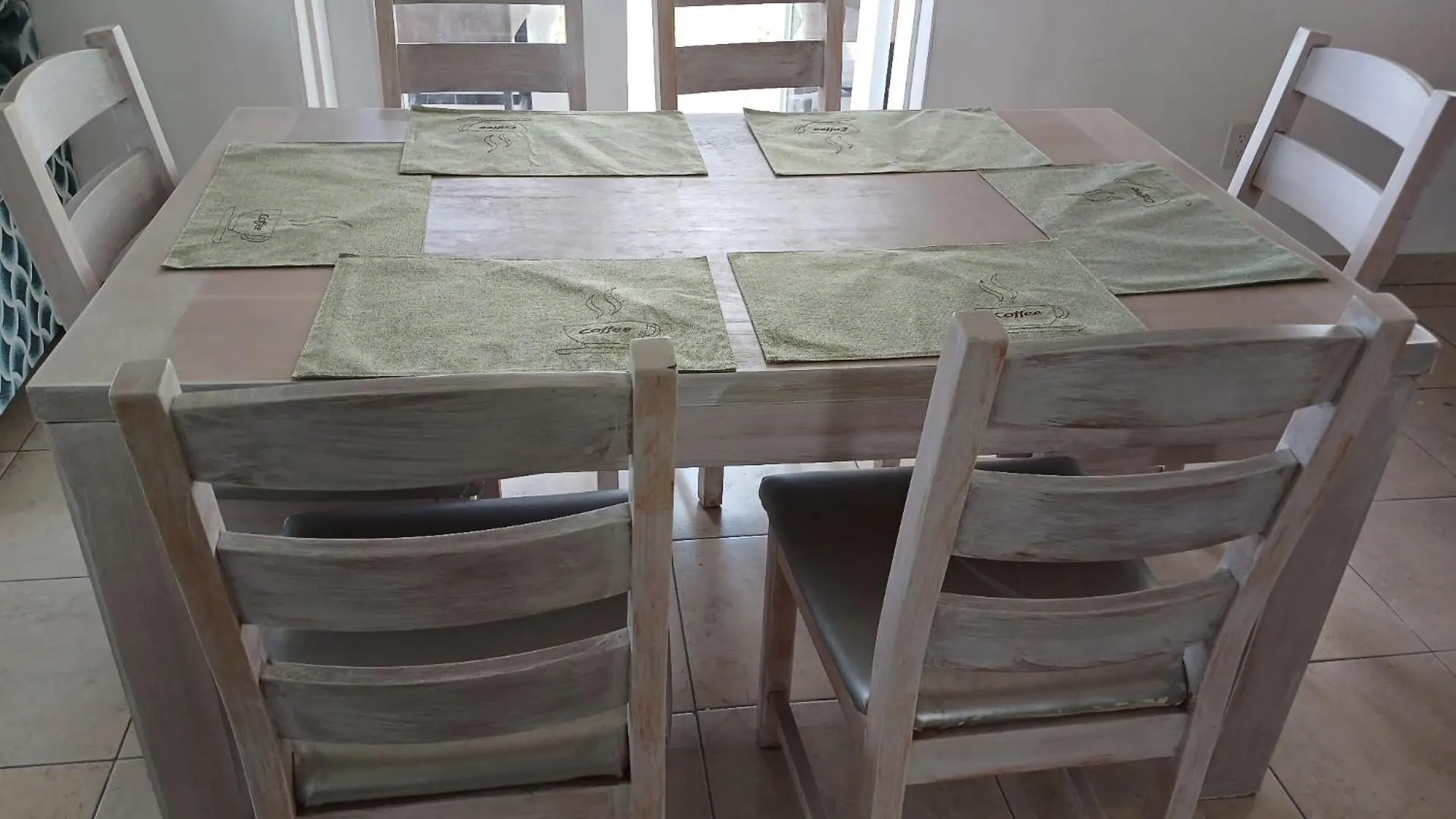 Wheeland New Condo With Sea View דירה